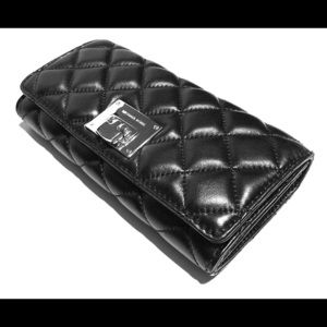 Michael Kors Astrid Carryall Clutch Wallet